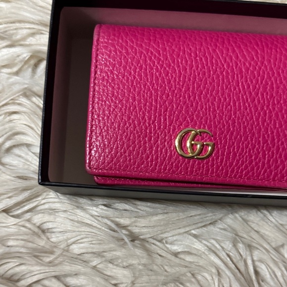 Gucci Fuchsia Compact Leather Wallet - Picture 10 of 15